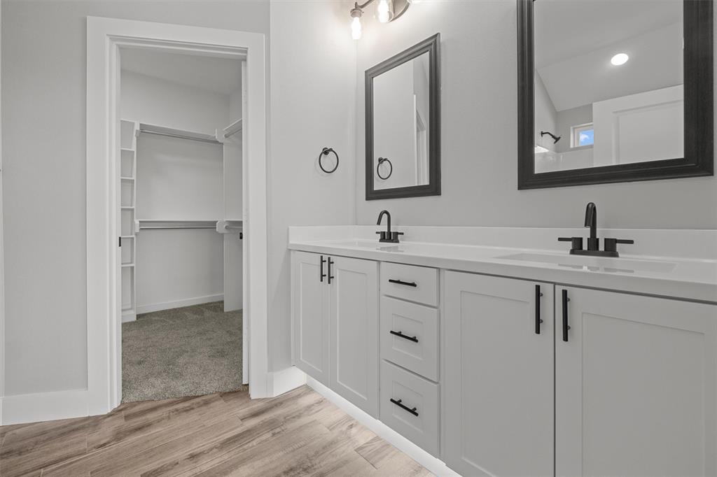 16529 Crossing Circle Property Photo 21