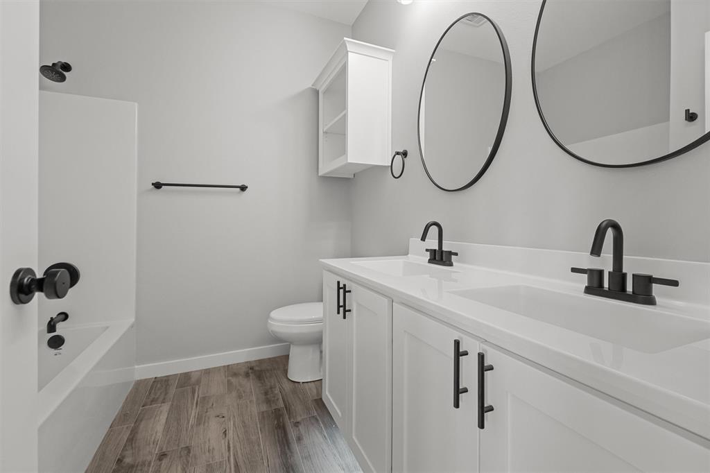 16529 Crossing Circle Property Photo 29