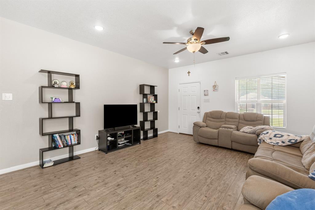 300 N Bermuda Street Property Photo 5