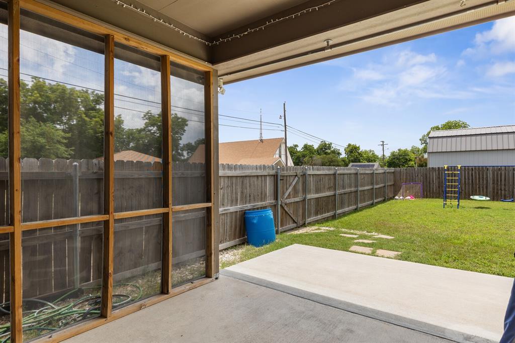 300 N Bermuda Street Property Photo 22