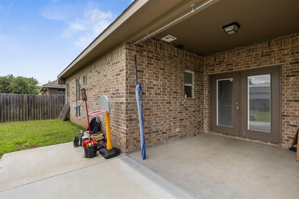 300 N Bermuda Street Property Photo 23