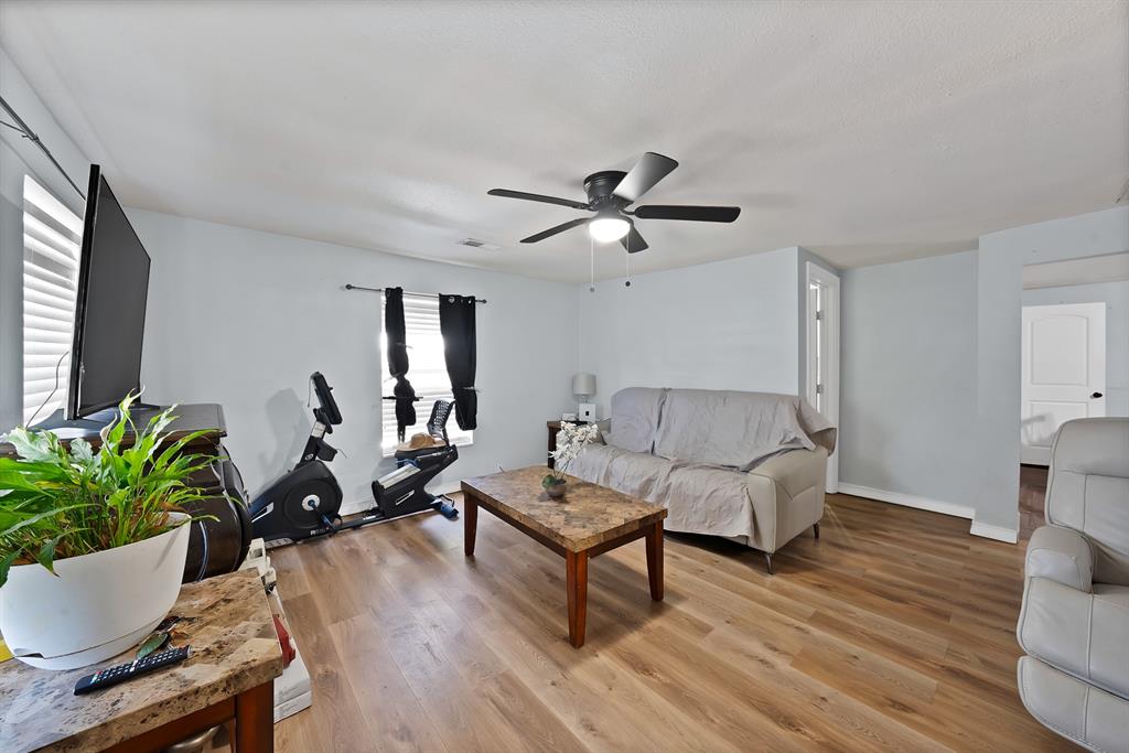 1717 E Harvey Avenue Property Photo 7