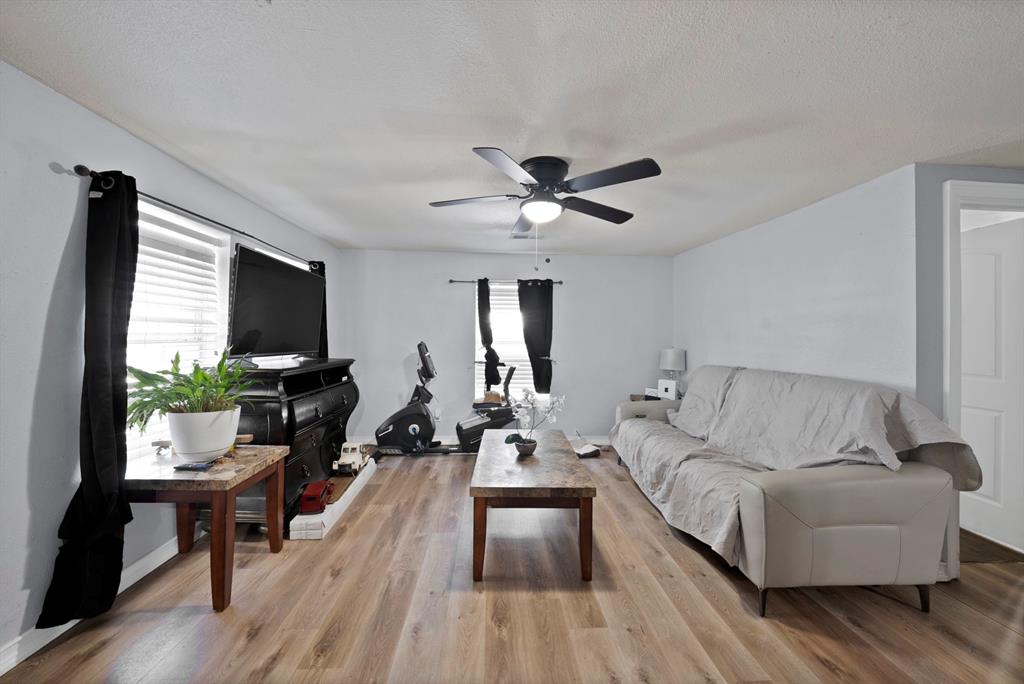 1717 E Harvey Avenue Property Photo 8
