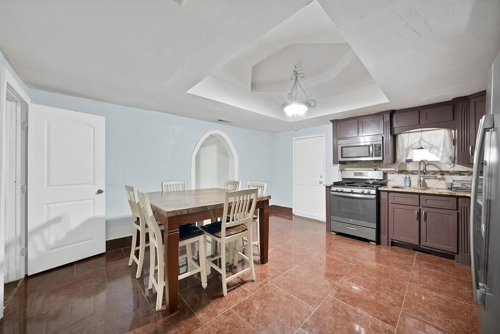 1717 E Harvey Avenue Property Photo 10