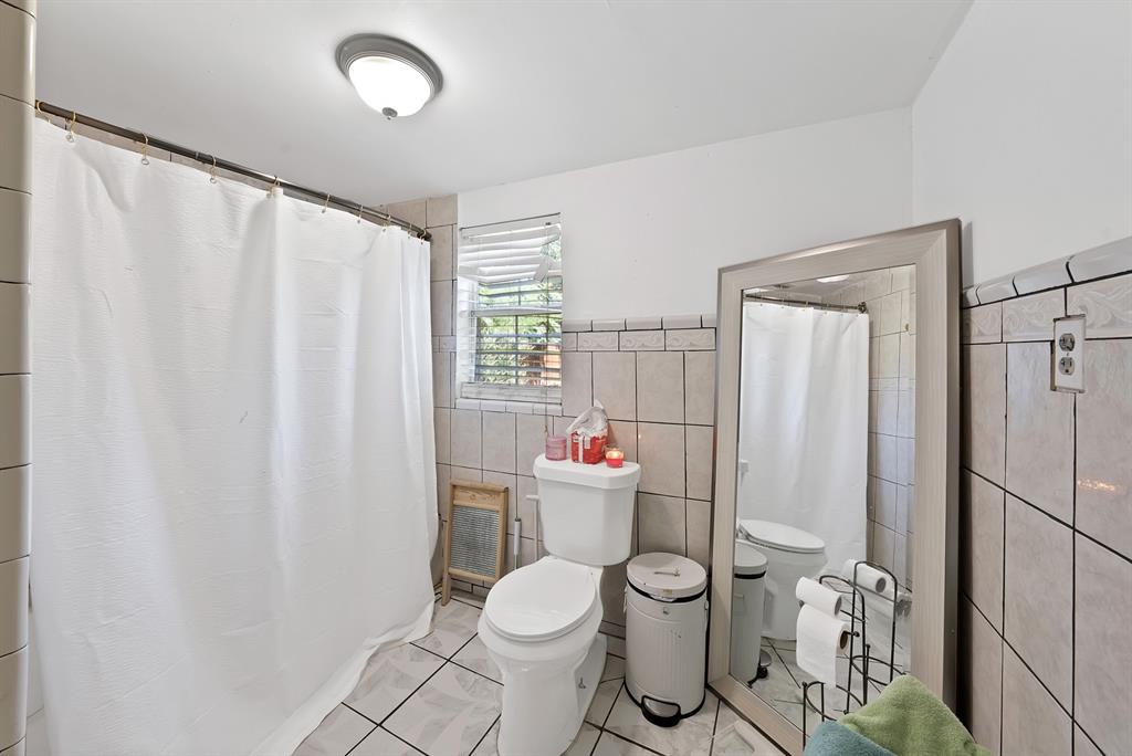 1717 E Harvey Avenue Property Photo 18