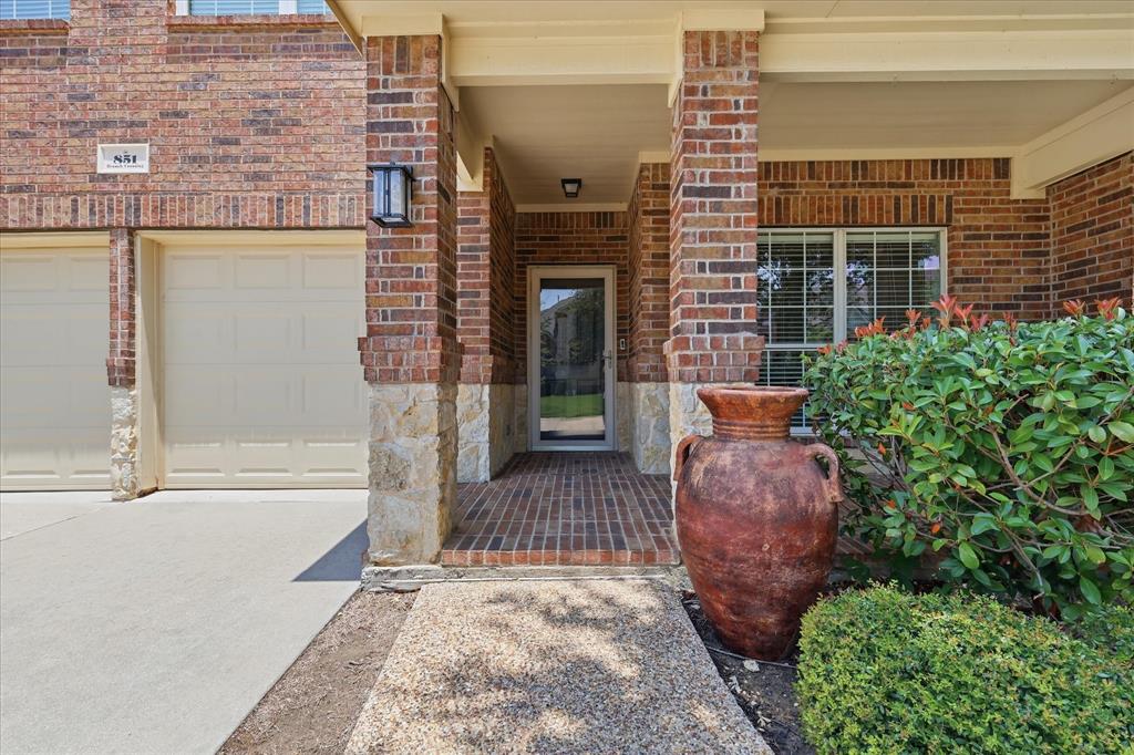 851 Branch Crossing Property Photo 3
