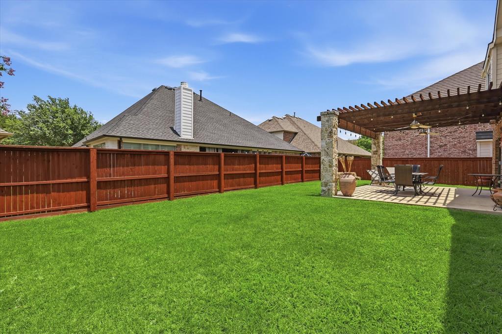 851 Branch Crossing Property Photo 32