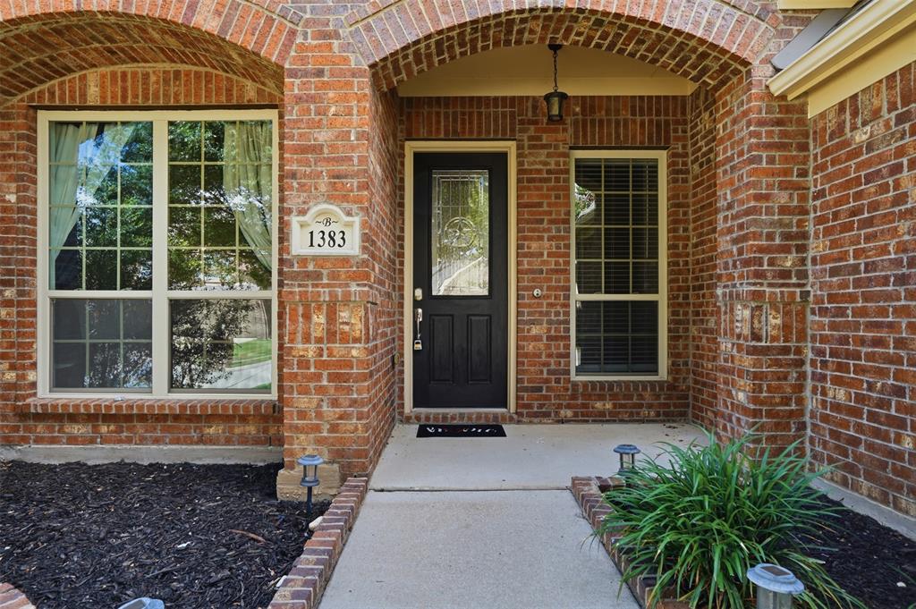 1383 Sandhurst Drive Property Photo 3