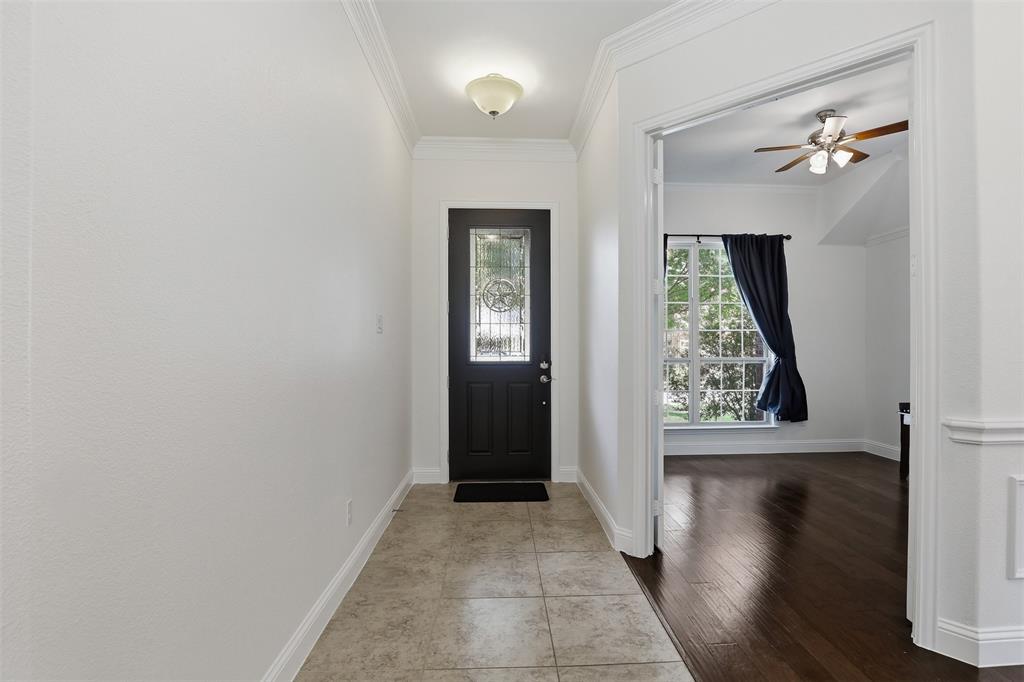 1383 Sandhurst Drive Property Photo 4