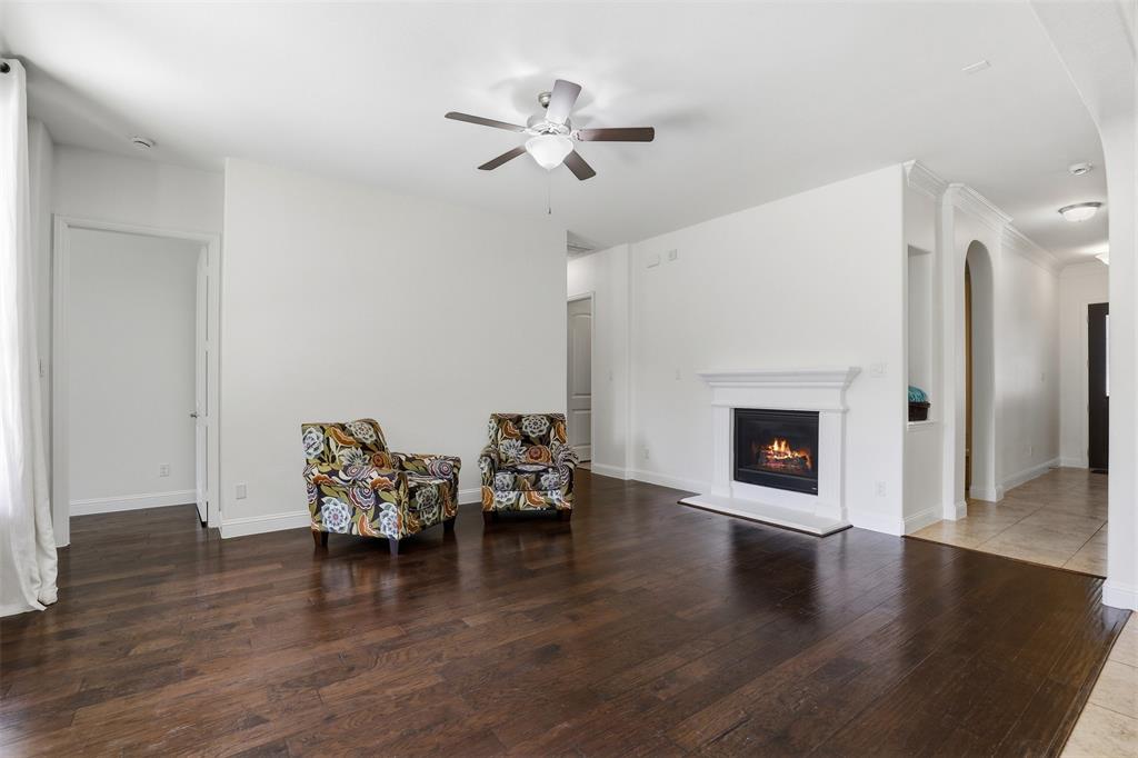 1383 Sandhurst Drive Property Photo 6