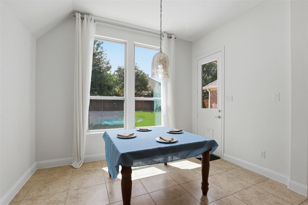 1383 Sandhurst Drive Property Photo 13
