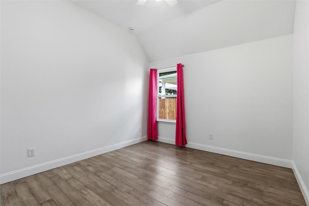 1383 Sandhurst Drive Property Photo 22