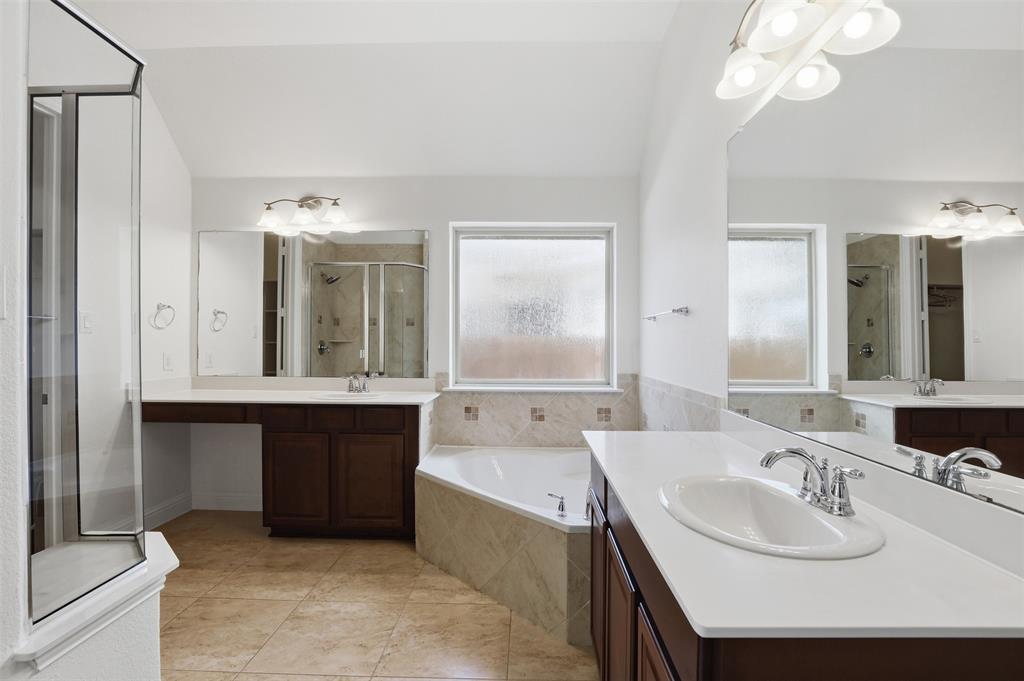 1383 Sandhurst Drive Property Photo 28