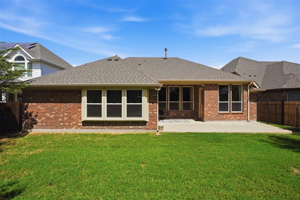 1383 Sandhurst Drive Property Photo 33