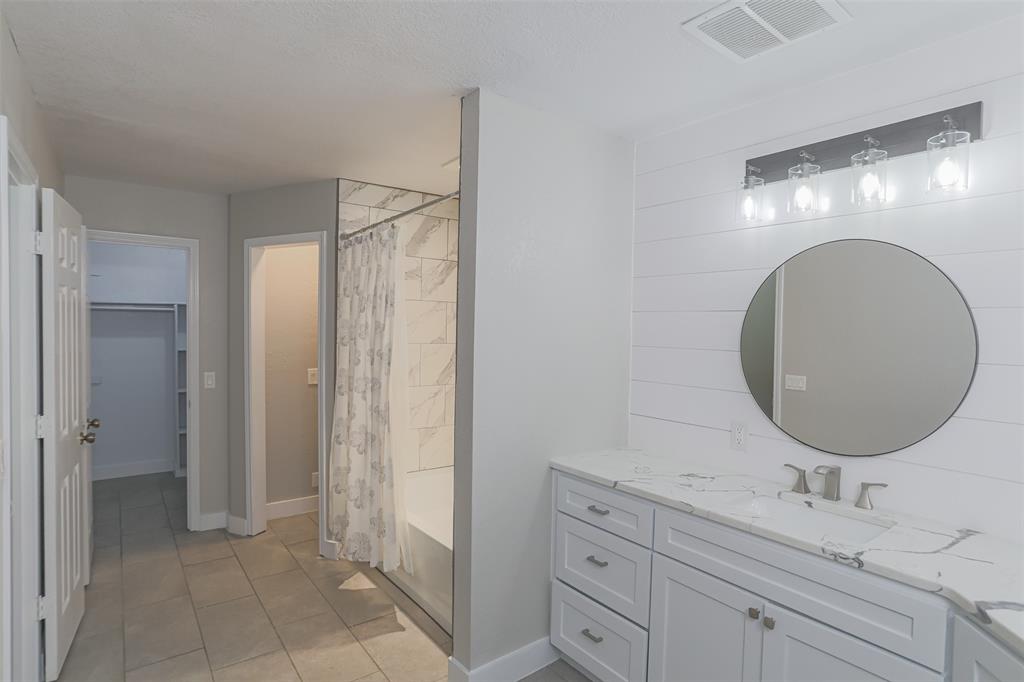1121 Augusta Court Property Photo 16