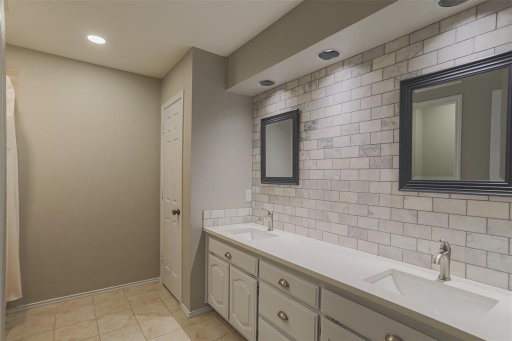 1121 Augusta Court Property Photo 19