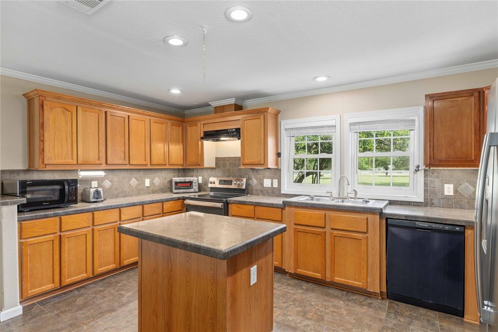 3081 Beachside Drive Property Photo 9