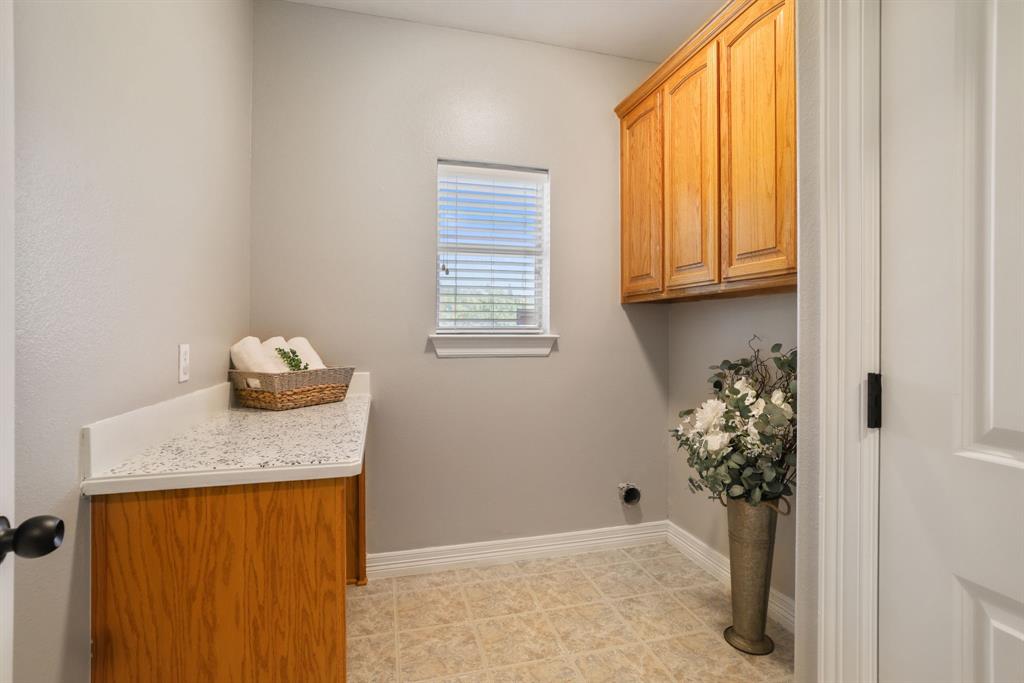 303 Celtic Road Property Photo 16