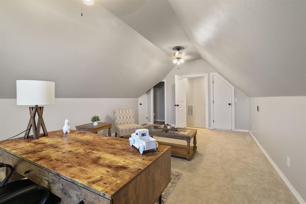 303 Celtic Road Property Photo 22