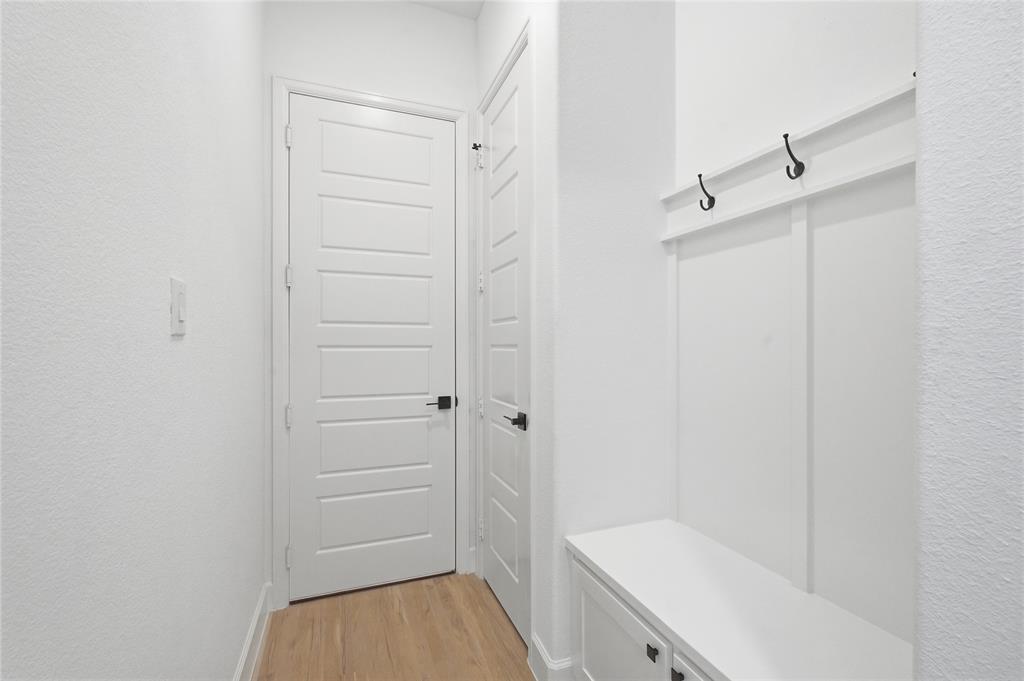 2360 Fallsview Court Property Photo 29