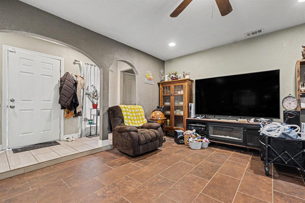 4133 Logan Street Property Photo 4