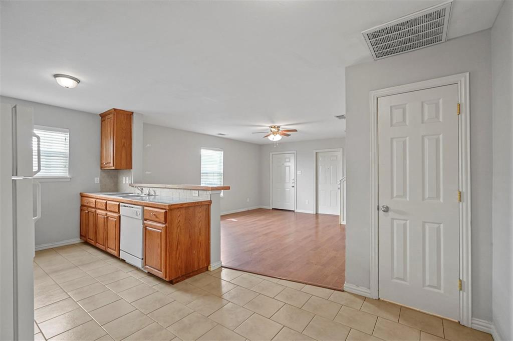 408-410 Cleveland Property Photo 3