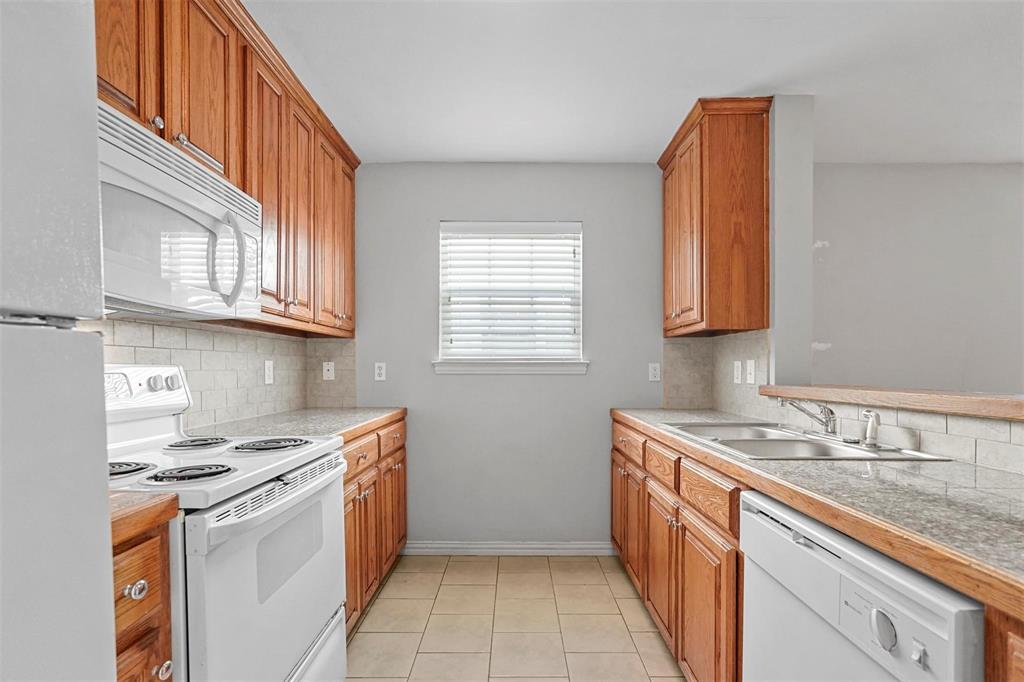 408-410 Cleveland Property Photo 5