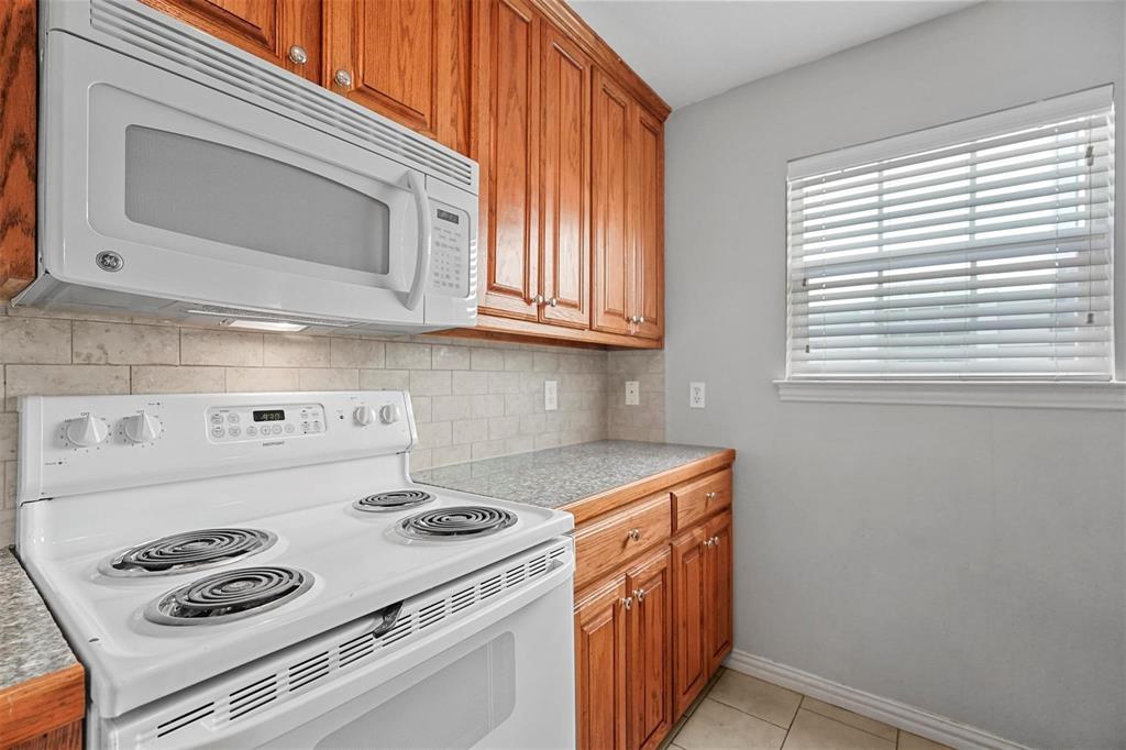 408-410 Cleveland Property Photo 6