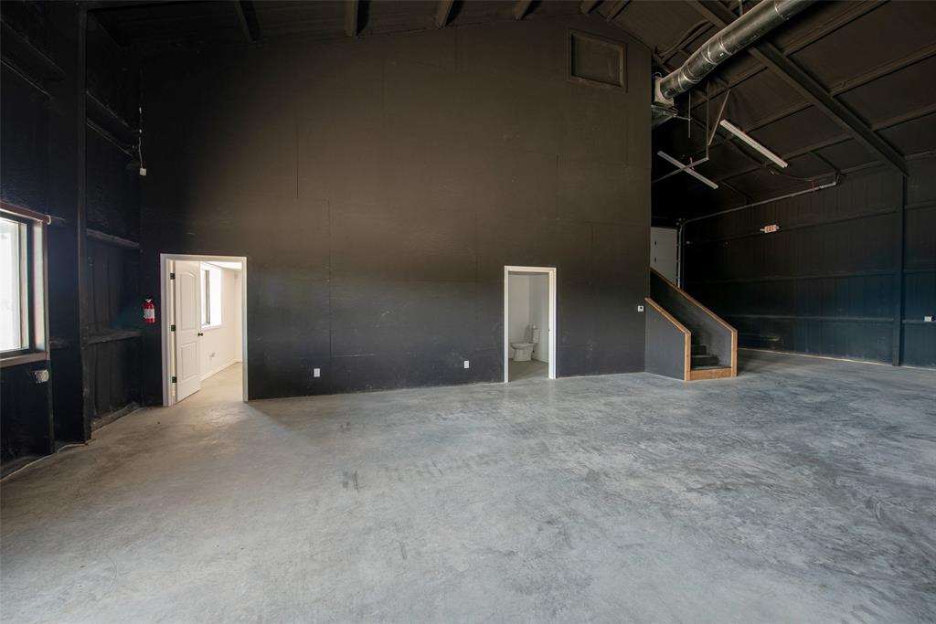 440 I-30 Property Photo 12