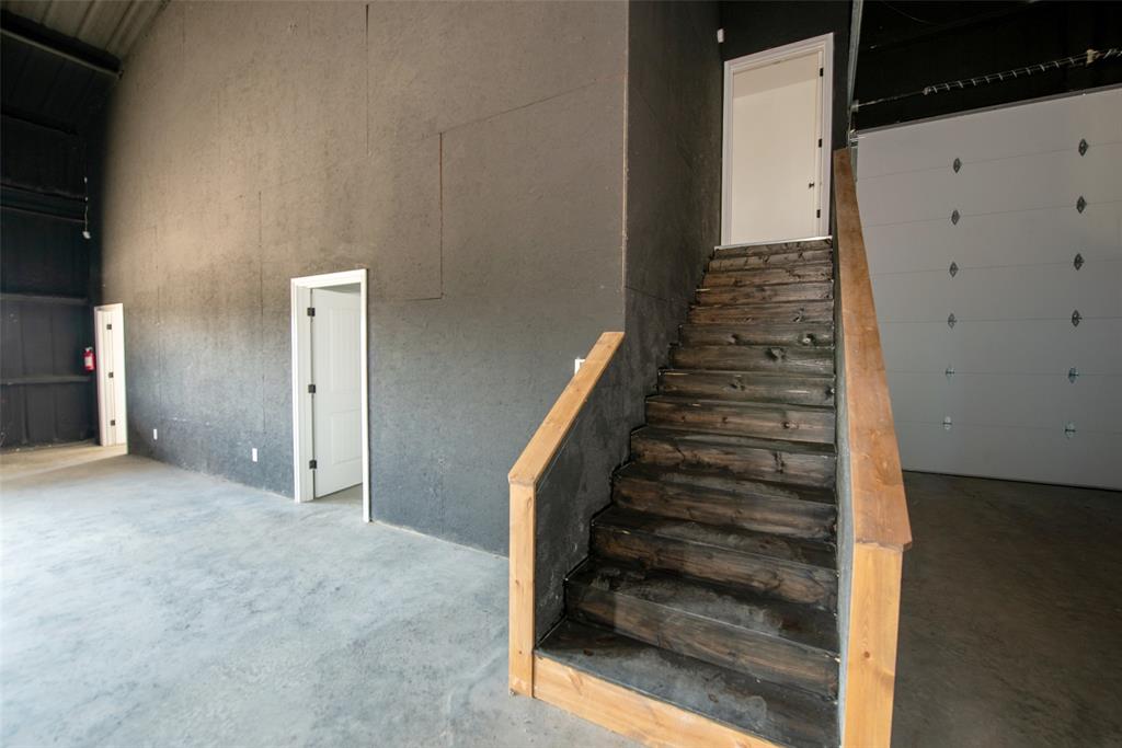 440 I-30 Property Photo 14