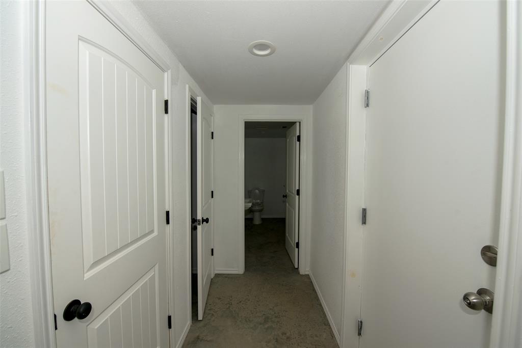 440 I-30 Property Photo 16