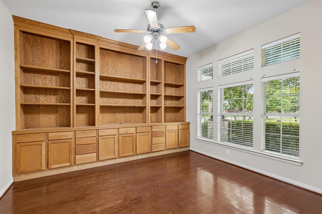 501 Cloud View Court Property Photo 7