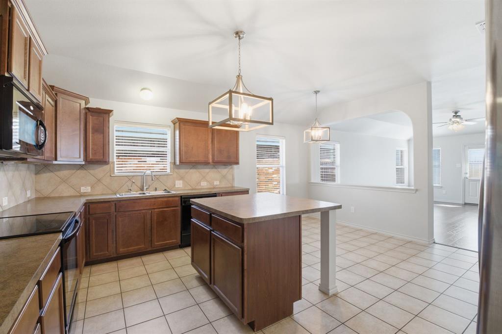3037 Winding Meadow Trail Property Photo 9