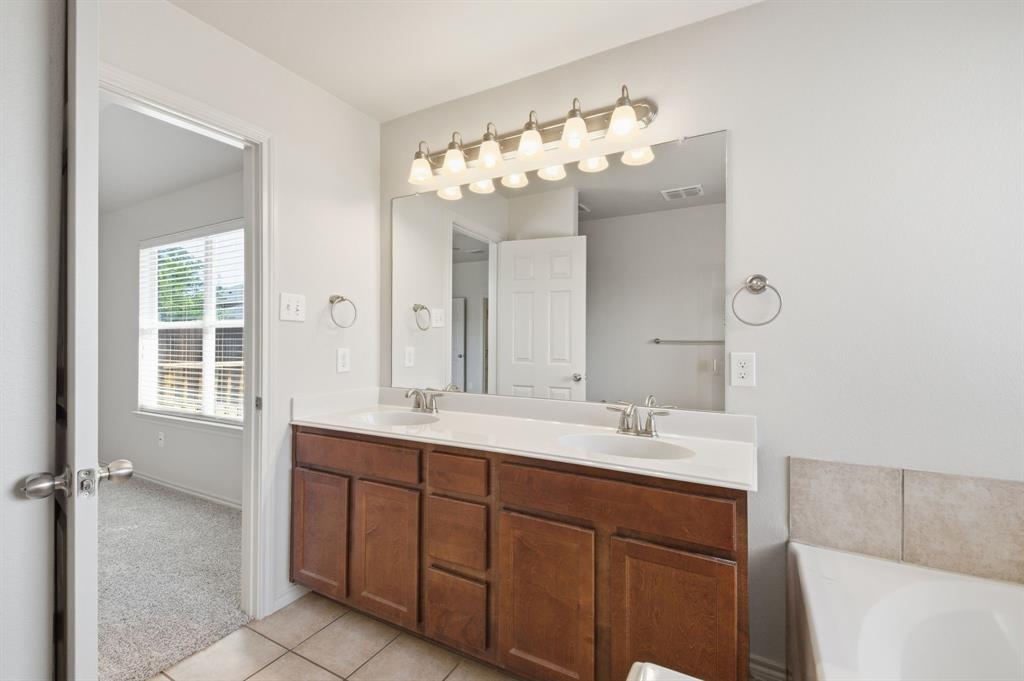 3037 Winding Meadow Trail Property Photo 27