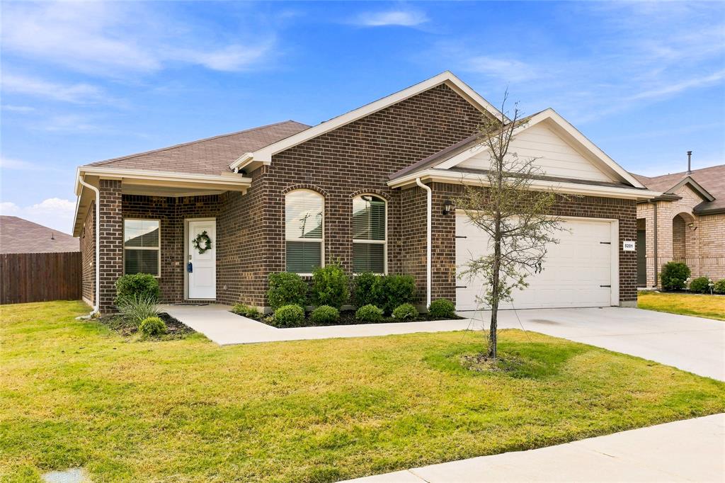 5201 Petal Meadows Drive Property Photo 1
