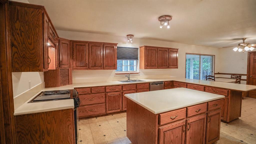 16240 Cowan Road Property Photo 15