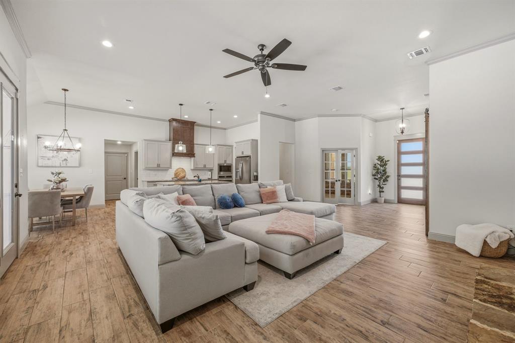 8681 Sari Strong Drive Property Photo 8