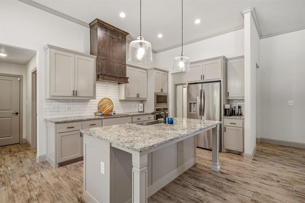 8681 Sari Strong Drive Property Photo 11