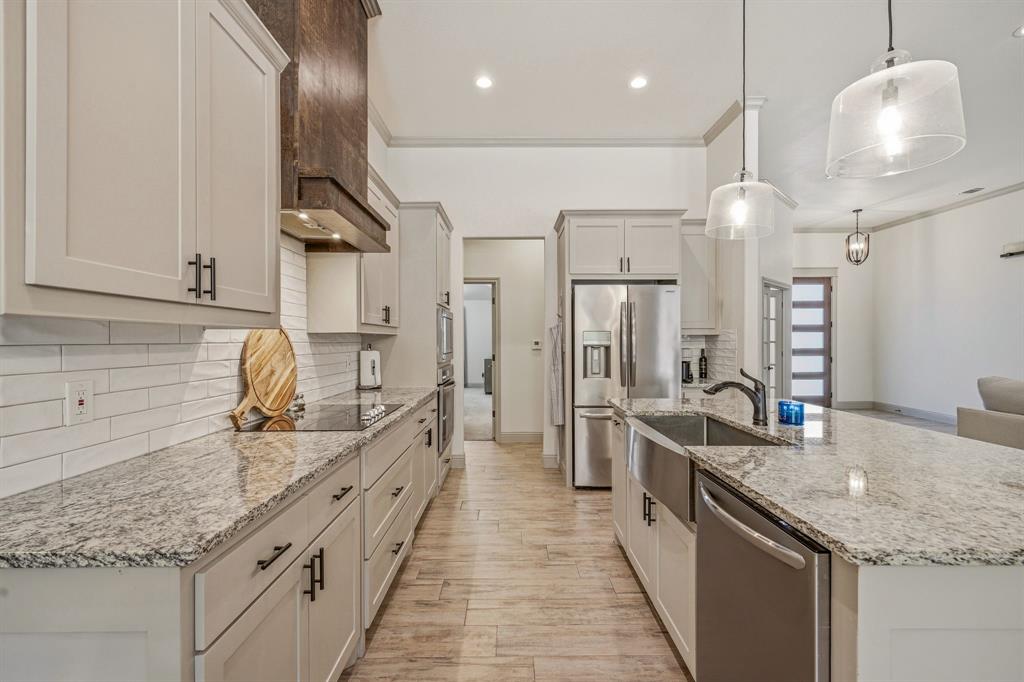 8681 Sari Strong Drive Property Photo 12
