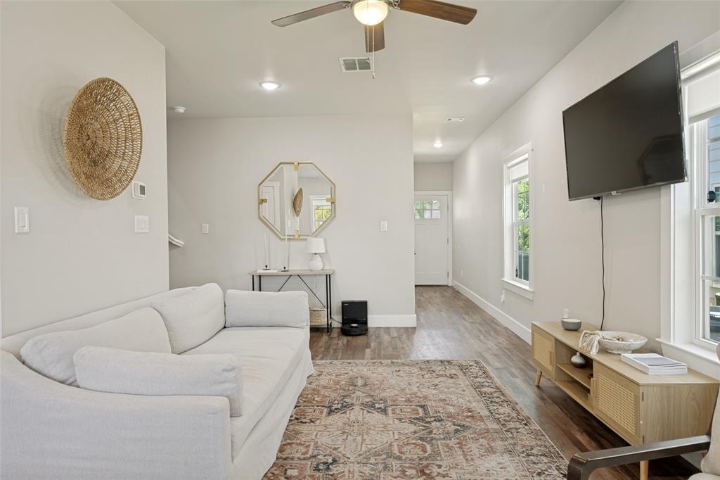 8442 Jay Street Property Photo 10