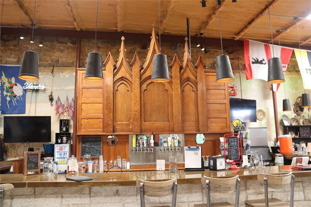 120 N Austin Street Property Photo 1