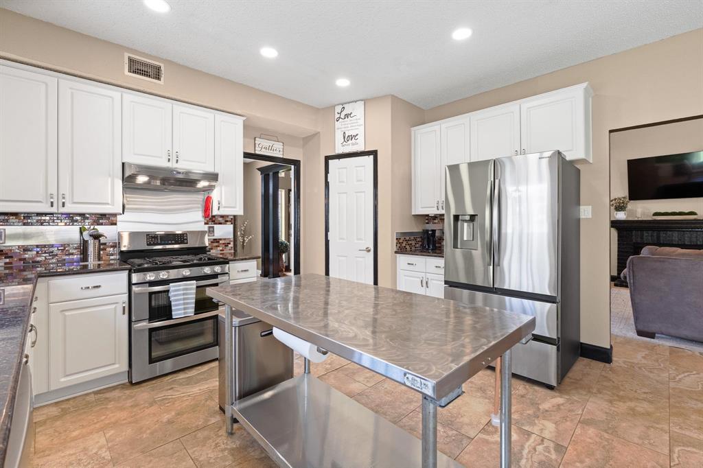 6000 Red Fern Drive Property Photo 15