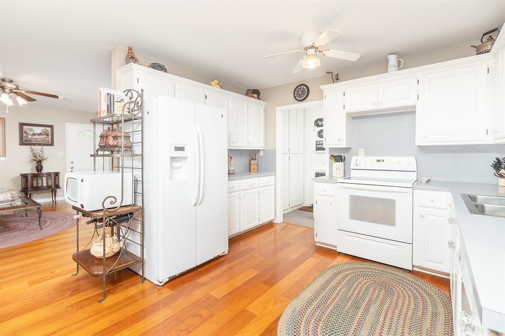 307 E Loop Drive Property Photo 2
