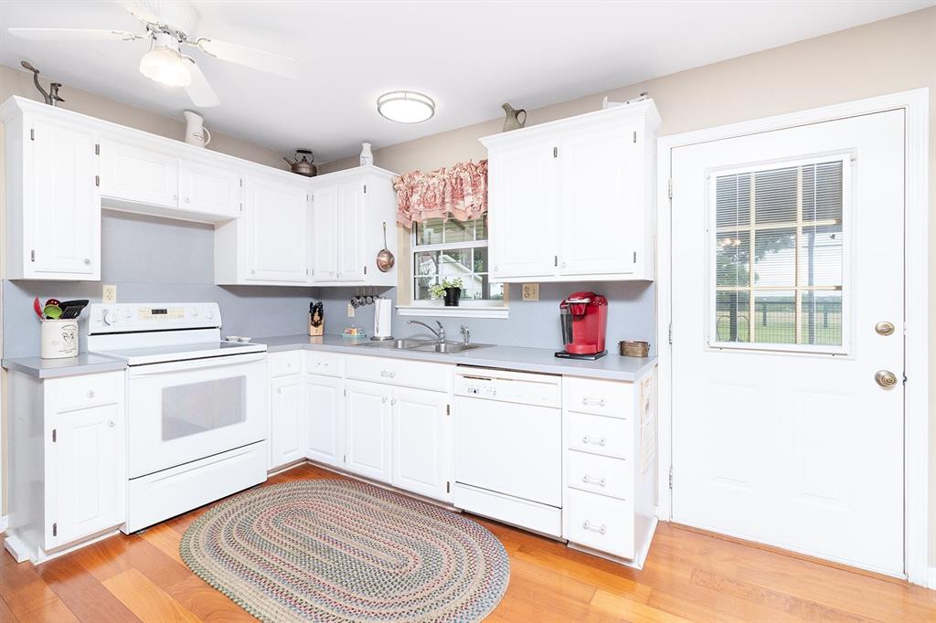 307 E Loop Drive Property Photo 10