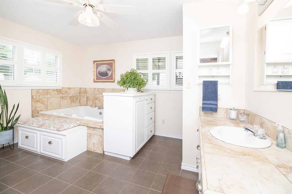 307 E Loop Drive Property Photo 13