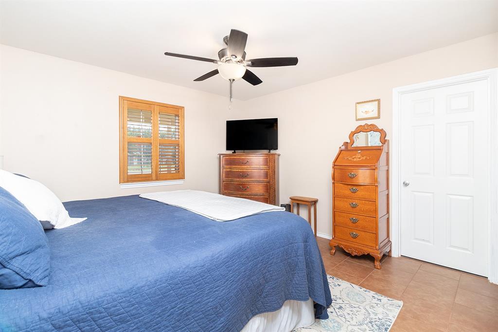 307 E Loop Drive Property Photo 17