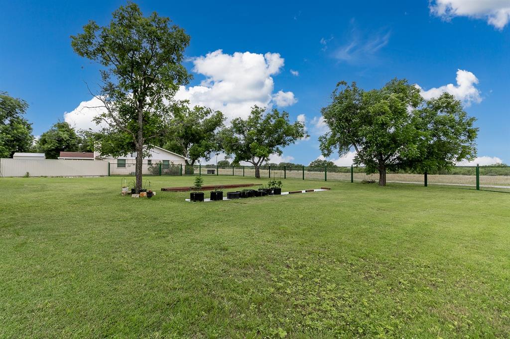 307 E Loop Drive Property Photo 27