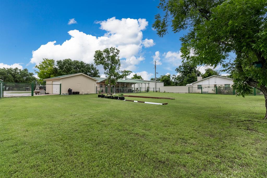 307 E Loop Drive Property Photo 28