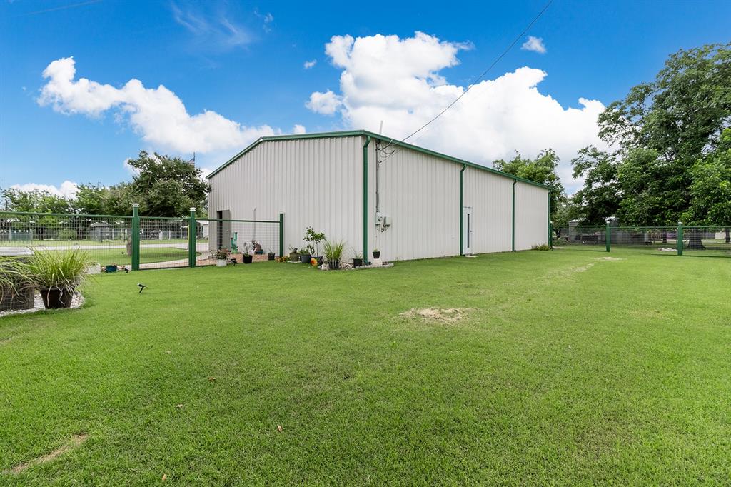 307 E Loop Drive Property Photo 31
