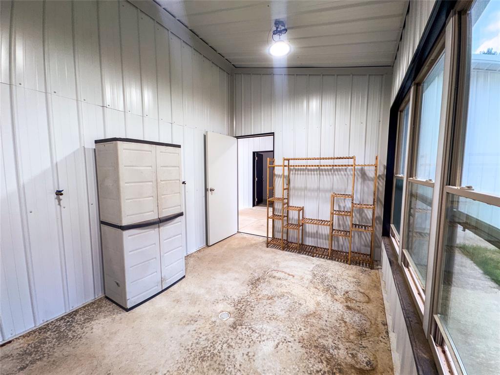 305 County Road 1145 Property Photo 23